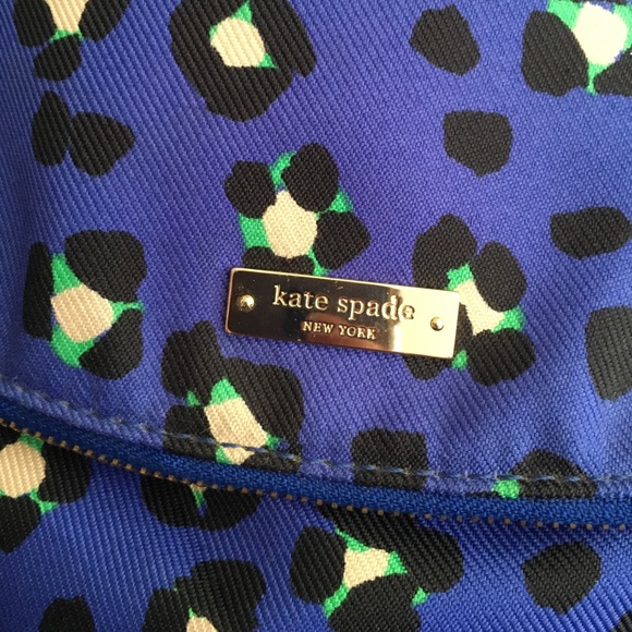 kate Spade New York Cobble Hill Small Devin Bag - Picture 2 of 13